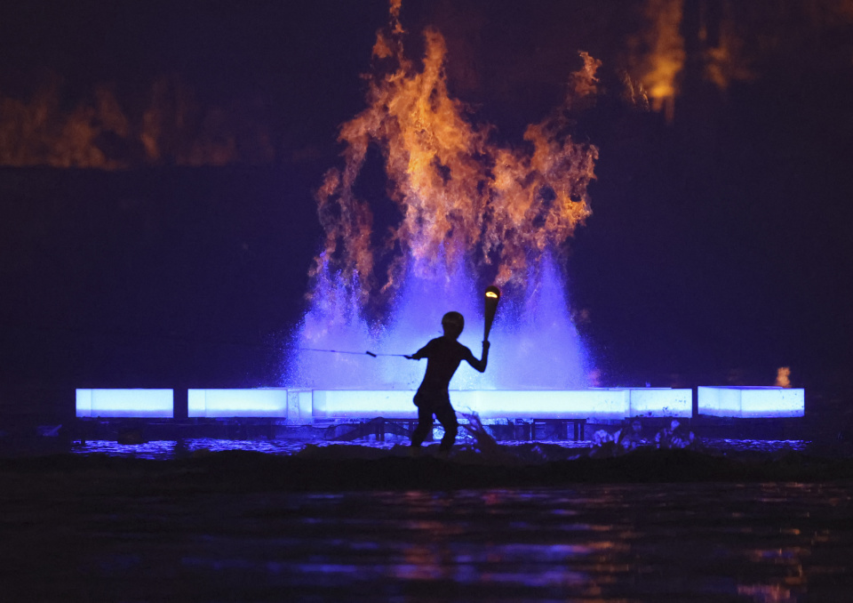 火炬, 一次向世界 火炬, 一次向世界