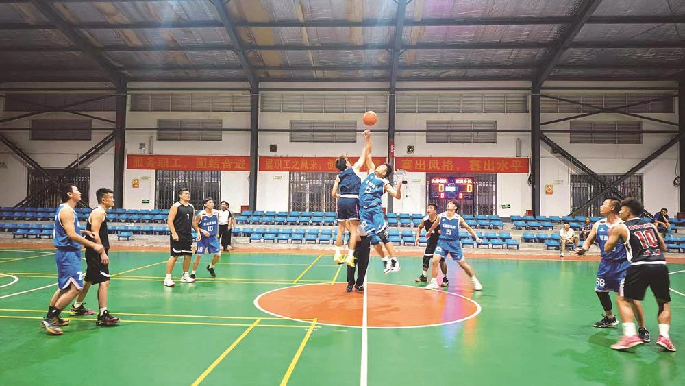 球引得现场, 日晚