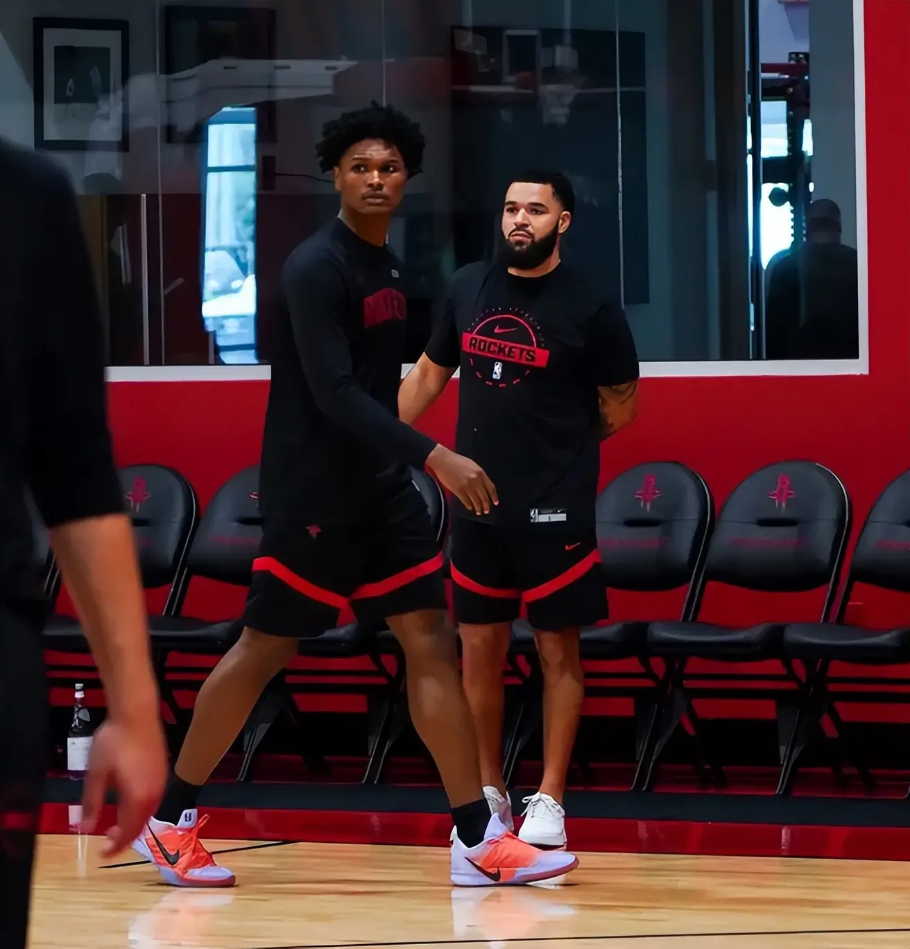 杨瀚森迎来 杨瀚森迎来